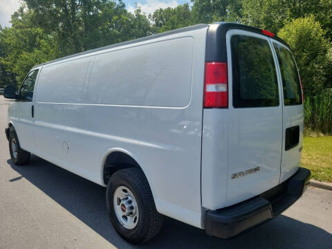 2022 GMC Savana 2500