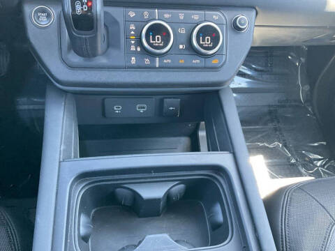 2024 Land Rover Defender 90 P400 X-Dynamic SE