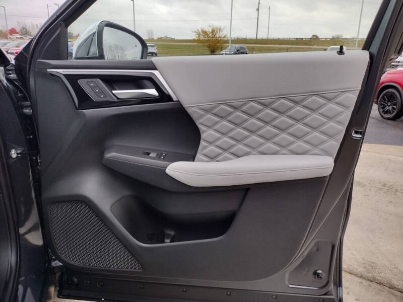 2025 Mitsubishi Outlander PHEV SEL