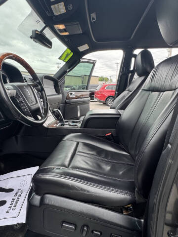 2017 Lincoln Navigator Select