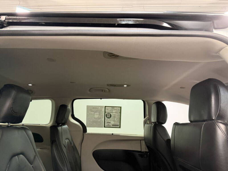 2017 Chrysler Pacifica Touring-L