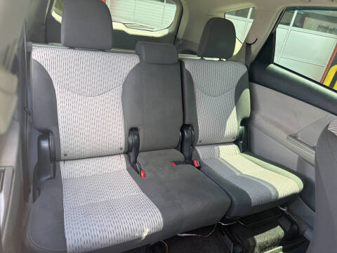 2017 Toyota Prius v Two