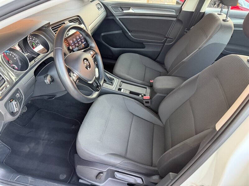 2017 Volkswagen e-Golf SE