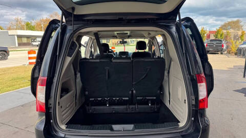 2013 Chrysler Town and Country Touring-L