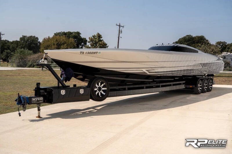 2019 Outerlimits SV43