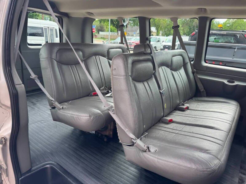 2006 GMC Savana LS 1500
