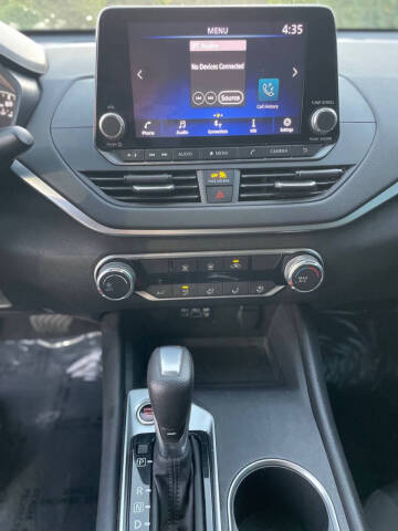 2022 Nissan Altima 2.5 SV