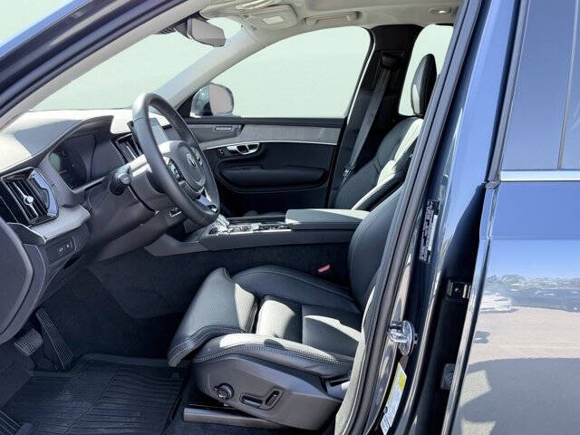 2025 Volvo XC90 T8 Ultra Bright Theme 6P