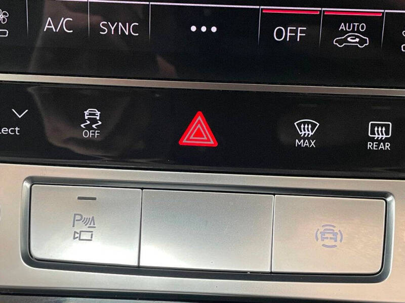 2019 Audi e-tron quattro Prestige