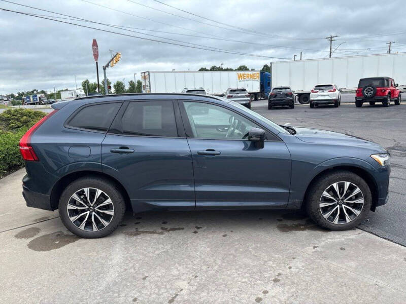2024 Volvo XC60 B5 Plus Dark Theme