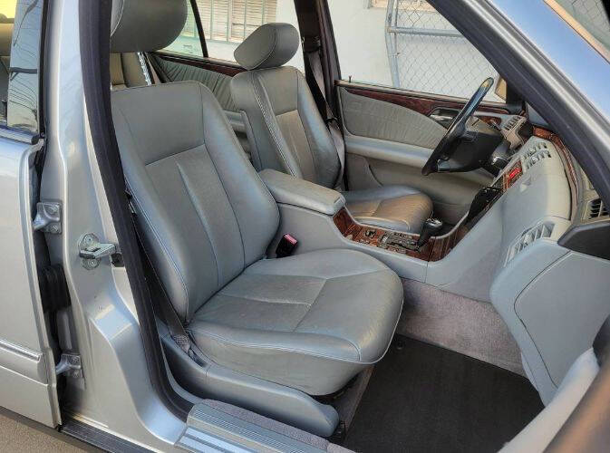 1998 Mercedes-Benz E-Class