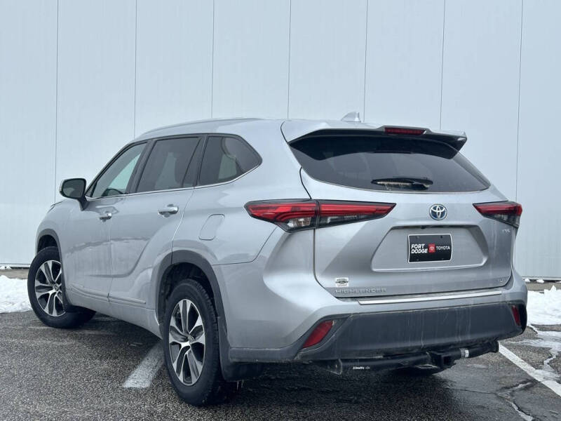 2022 Toyota Highlander Hybrid XLE