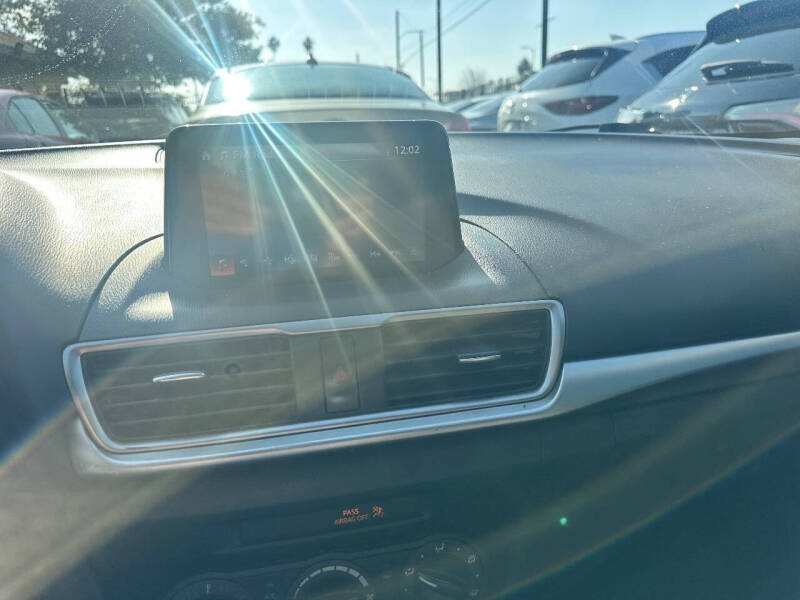 2018 Mazda MAZDA3 Sport