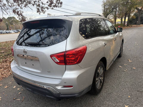 2020 Nissan Pathfinder SL