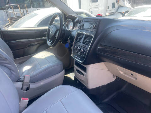 2013 Dodge Grand Caravan American Value Package