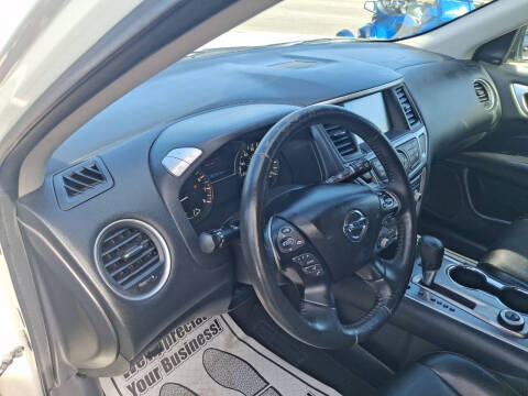 2020 Nissan Pathfinder SL