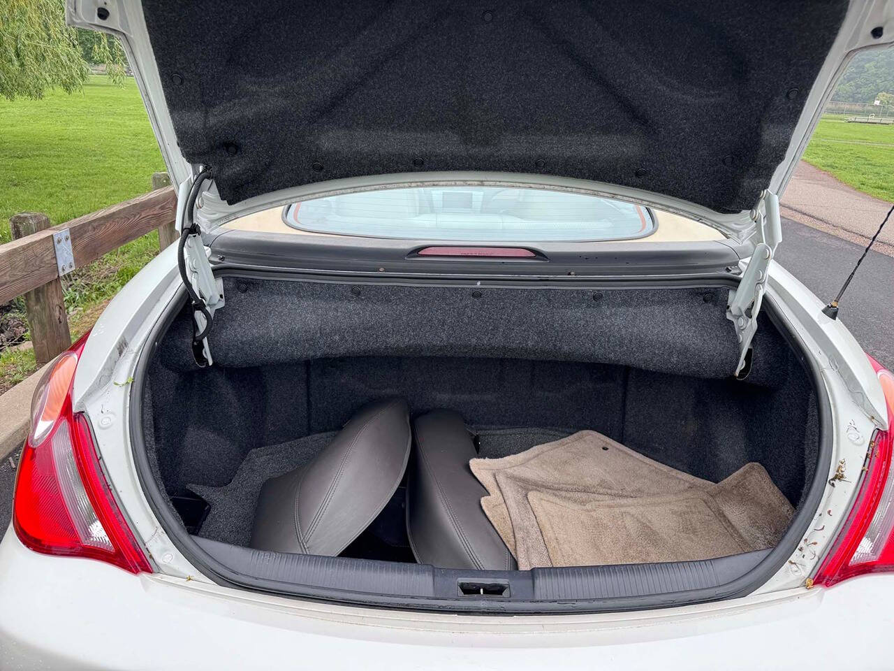 2006 Toyota Camry Solara 34