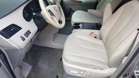 2012 Toyota Sienna XLE 8-Passenger