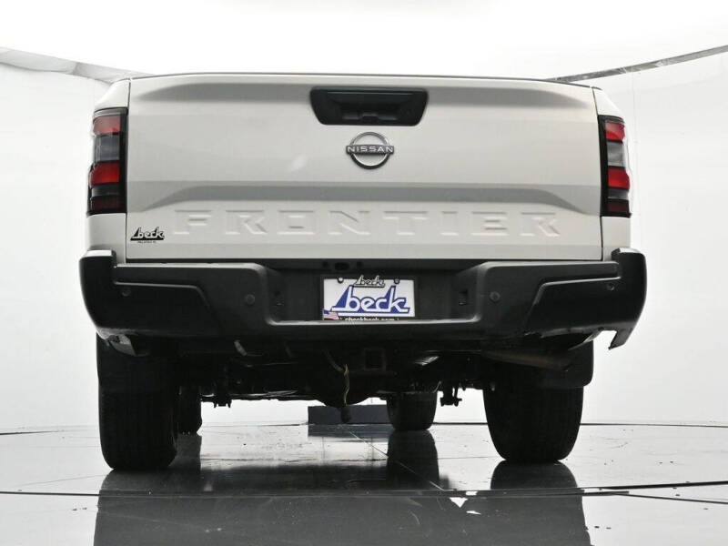 2022 Nissan Frontier S