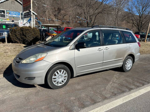2007 Toyota Sienna for sale at Korz Auto Farm in Kansas City KS