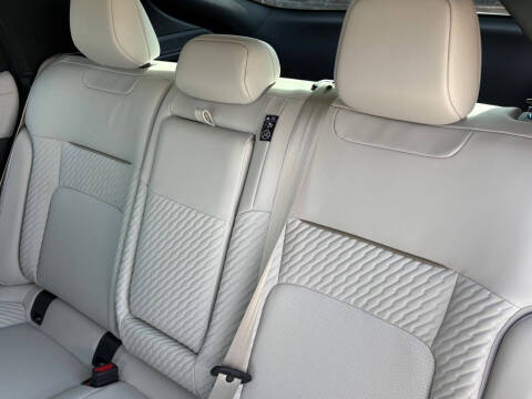 2026 Nissan LEAF Platinum+