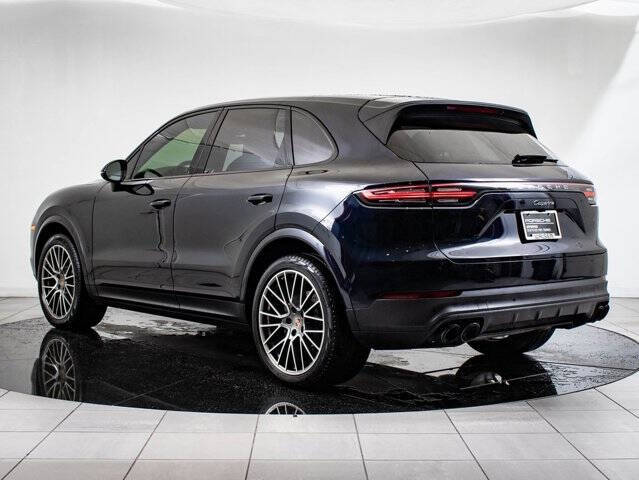 2023 Porsche Cayenne Platinum Edition
