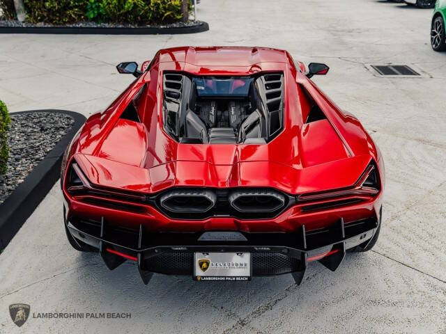 2025 Lamborghini Revuelto