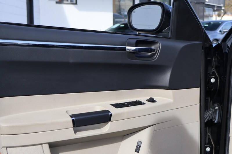 2006 Chrysler 300 SRT-8