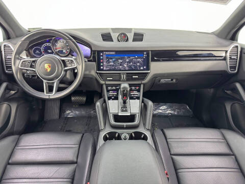 2023 Porsche Cayenne Platinum Edition