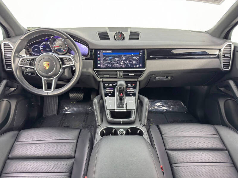 2023 Porsche Cayenne Platinum Edition