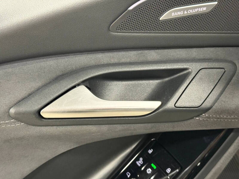 2025 Audi SQ6 e-tron quattro Prestige