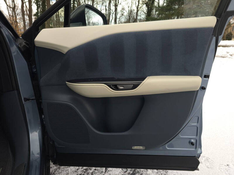 2023 Lexus RZ 450e Luxury