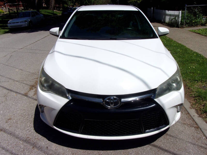 Image 2 of 2016 Toyota Camry SE