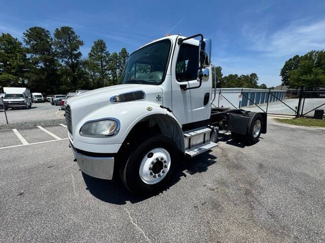 2015 Freightliner M2 106