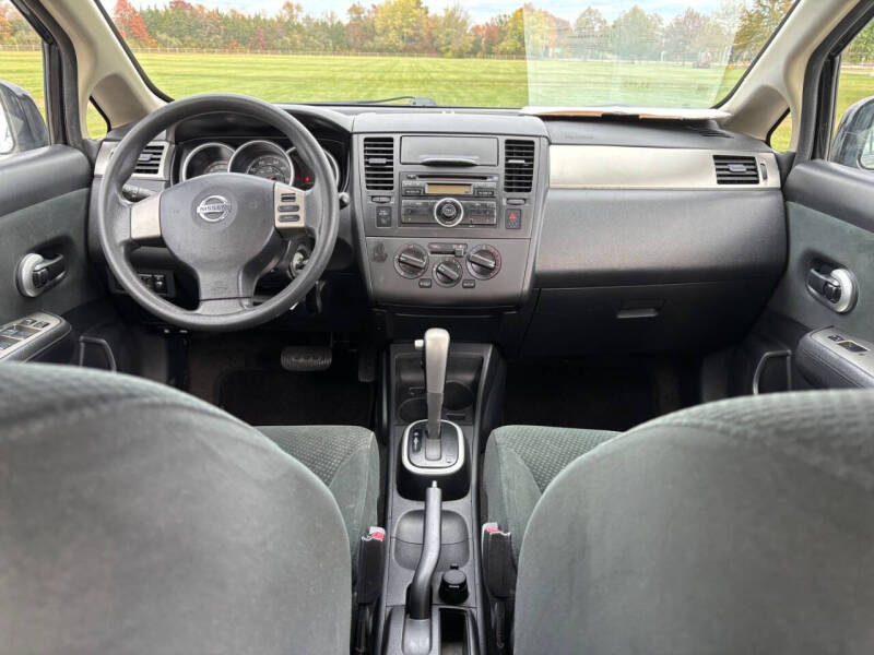 2011 Nissan Versa 1.8 S