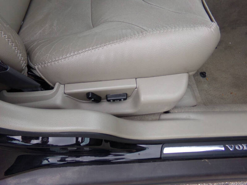 2004 Volvo XC70