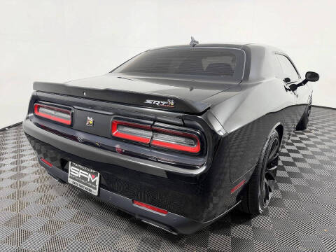 2016 Dodge Challenger 392 HEMI Scat Pack Shaker