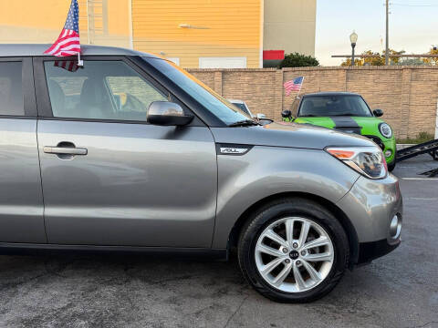 2019 Kia Soul +