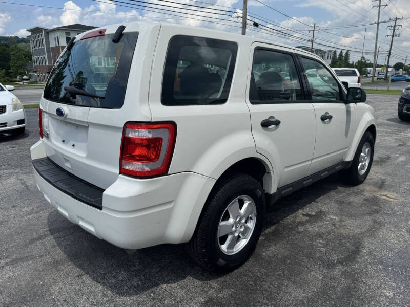 2010 Ford Escape XLS