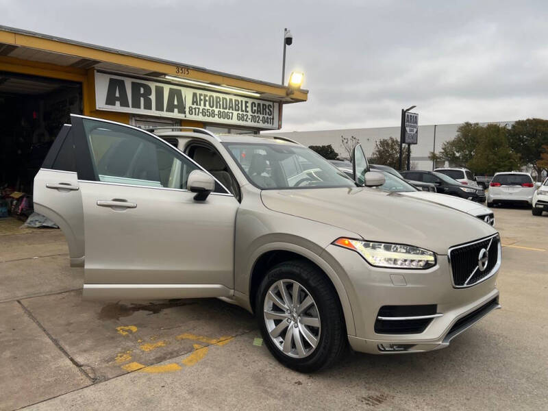 2016 Volvo XC90 T6 Momentum