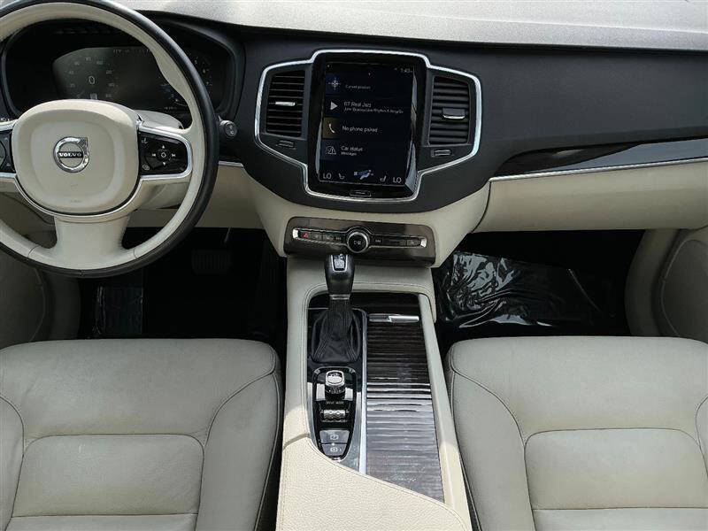 2019 Volvo XC90 T6 Momentum
