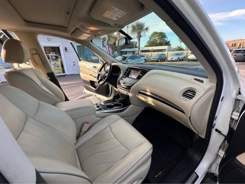 2017 INFINITI QX60 Base photo 18