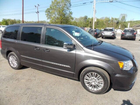 2016 Chrysler Town and Country for sale at Bachettis Auto Sales in Sheffield MA