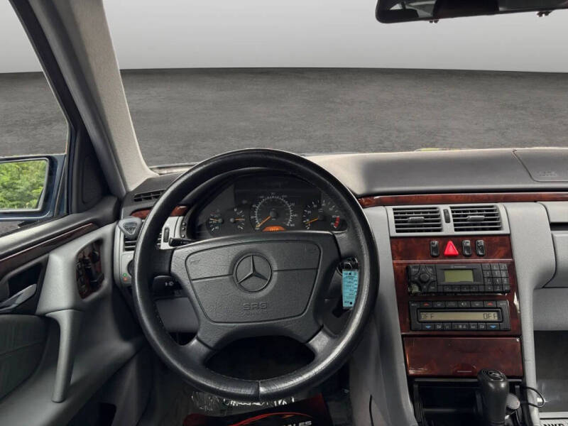 1999 Mercedes-Benz E-Class E 320