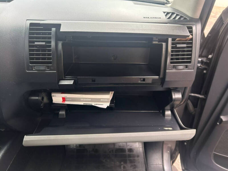 2015 Toyota Sequoia SR5