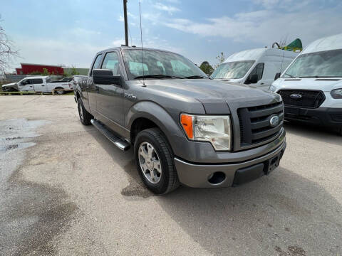 2009 Ford F-150 for sale at RODRIGUEZ MOTORS CO. in Houston TX