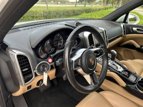 2017 Porsche Cayenne Platinum Edition