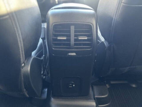 2022 Ford Escape Hybrid Titanium