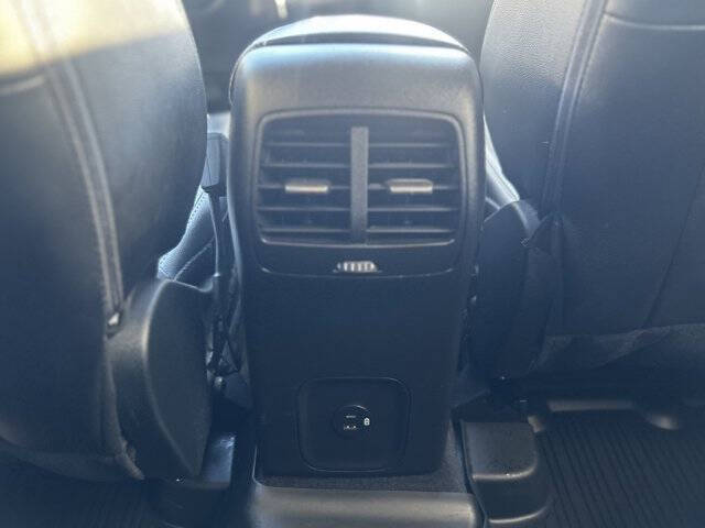 2022 Ford Escape Hybrid Titanium