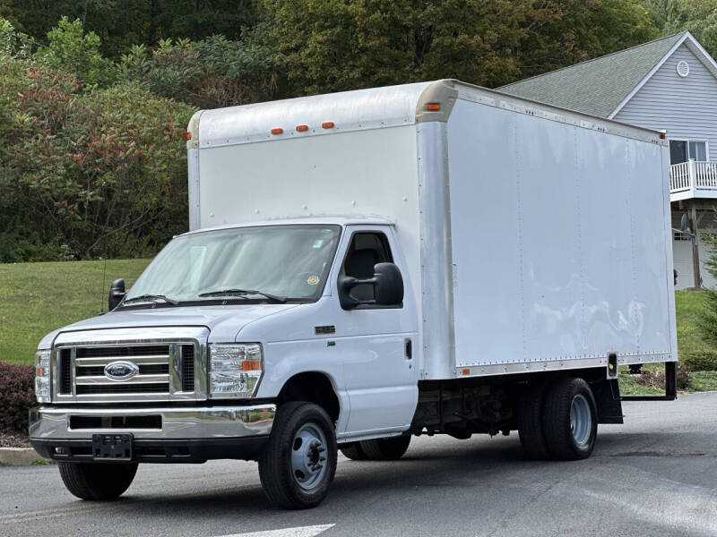2013 Ford E-Series E-350 SD